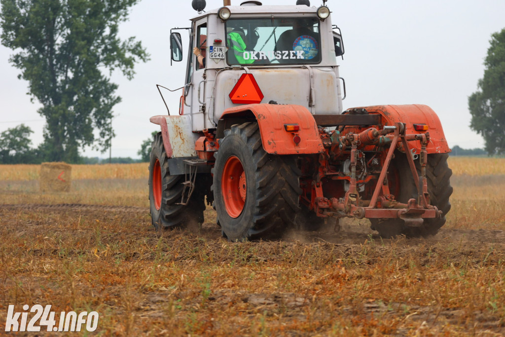 Kujawsko-Pałucki Rajd traktorów na polach Wielowsi