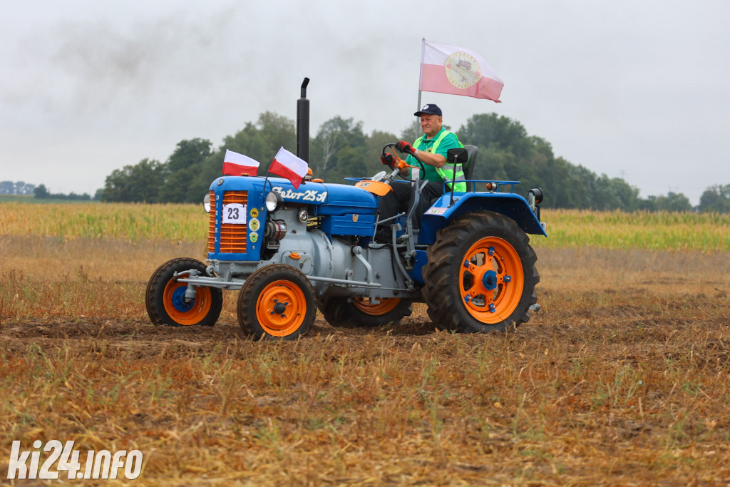 Kujawsko-Pałucki Rajd traktorów na polach Wielowsi