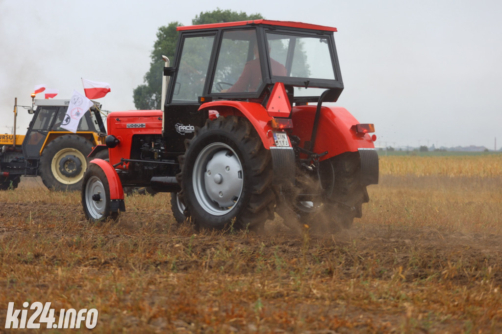 Kujawsko-Pałucki Rajd traktorów na polach Wielowsi