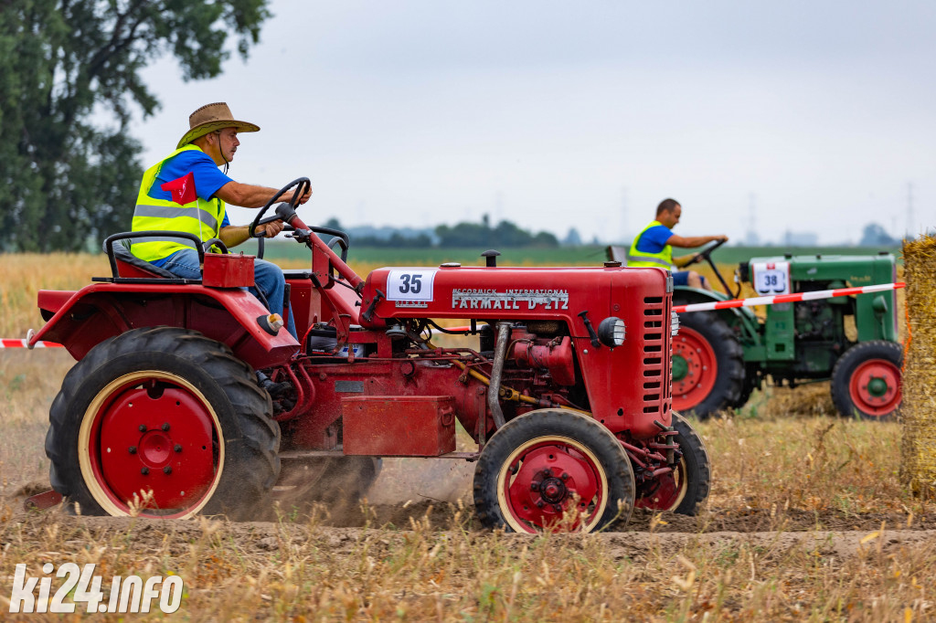 Kujawsko-Pałucki Rajd traktorów na polach Wielowsi