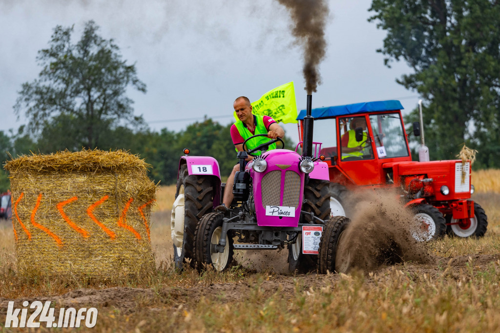 Kujawsko-Pałucki Rajd traktorów na polach Wielowsi