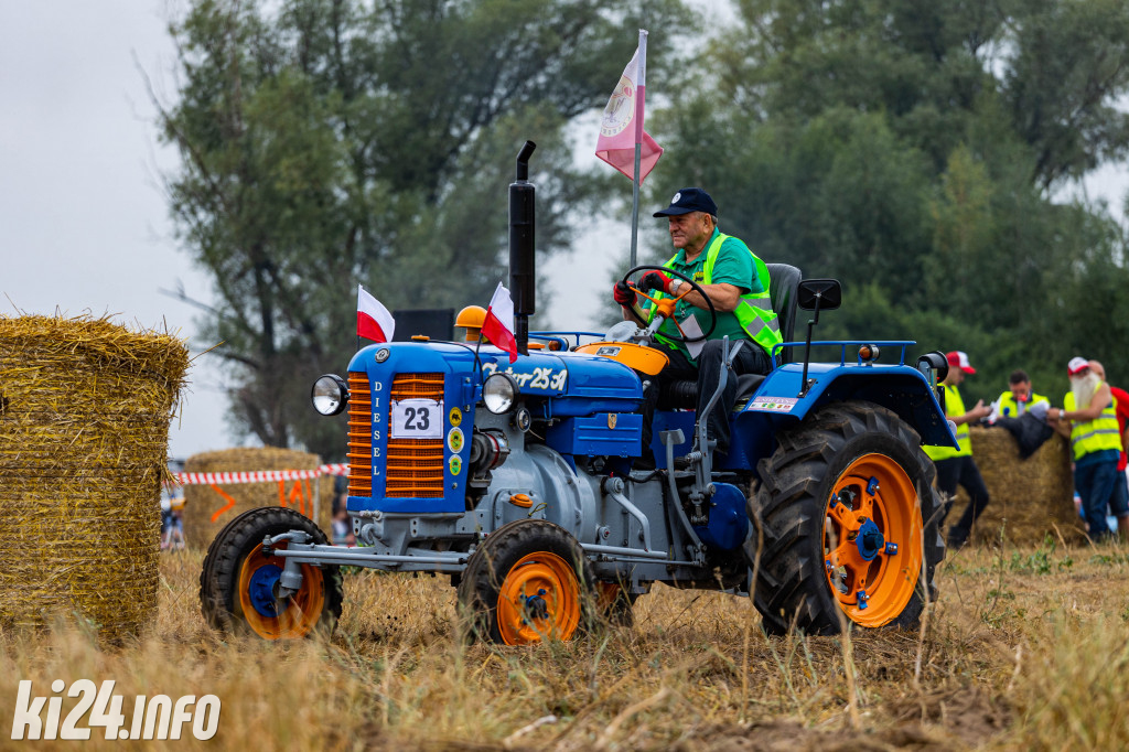 Kujawsko-Pałucki Rajd traktorów na polach Wielowsi