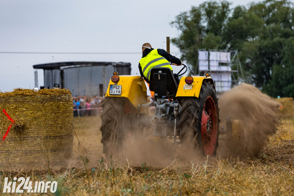 Kujawsko-Pałucki Rajd traktorów na polach Wielowsi