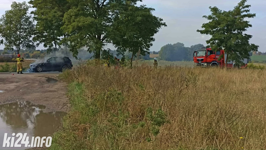 Pożar samochodu koło Janikowa