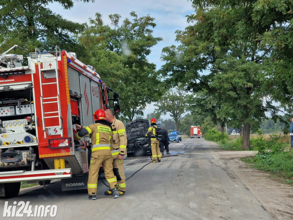 Pożar samochodu koło Janikowa
