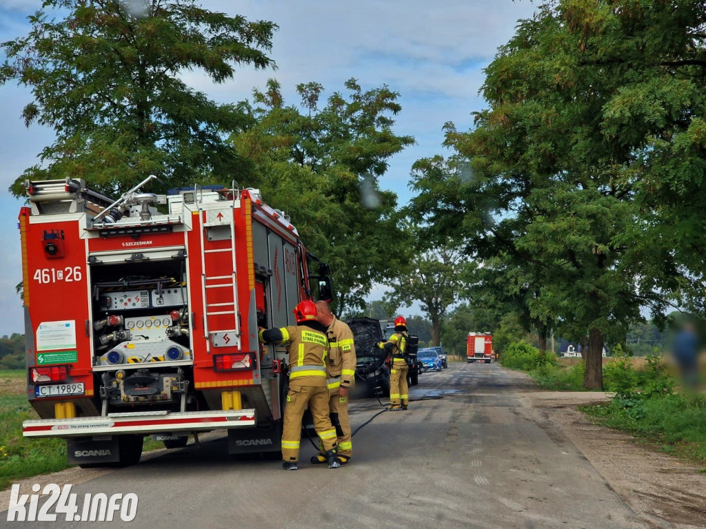 Pożar samochodu koło Janikowa