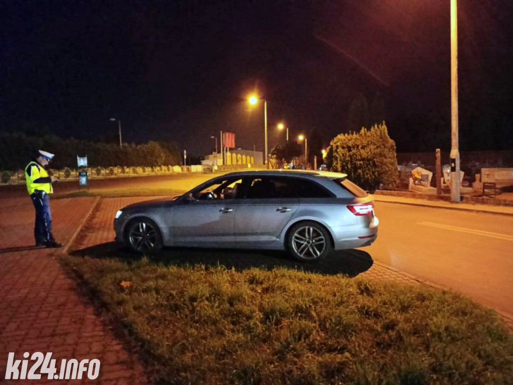 Policja przy cmentarzach