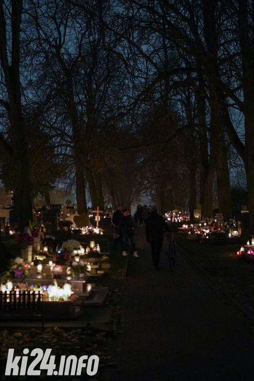 Inowrocławskie cmentarze wieczorem