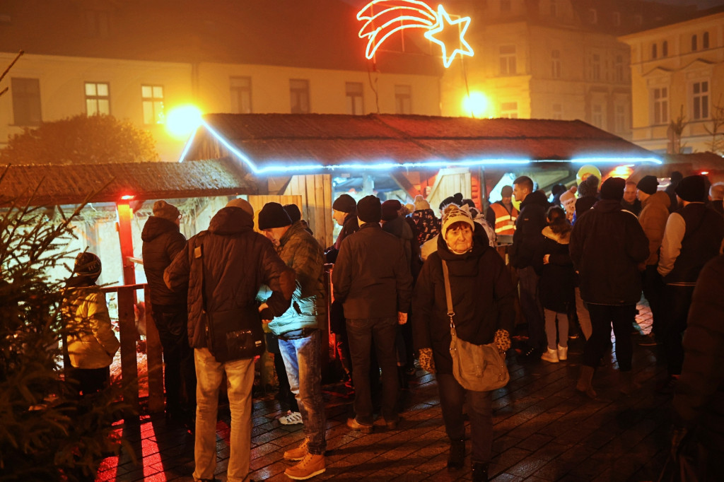 Wigilijne spotkanie mieszkańców Inowrocławia na Rynku