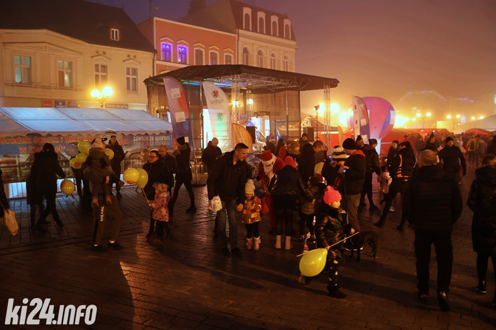 Wigilijne spotkanie mieszkańców Inowrocławia na Rynku