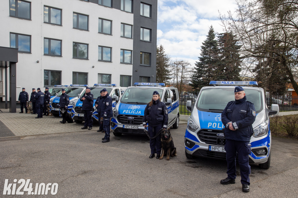 Nowy pojazd trafił do komendy policji w Inowrocławiu