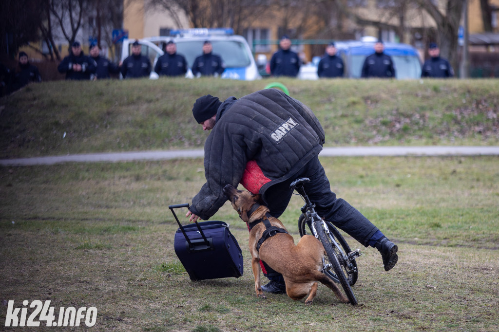 Nowy pojazd trafił do komendy policji w Inowrocławiu