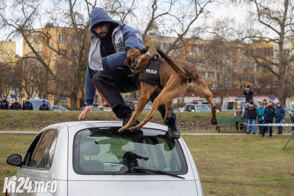 Nowy pojazd trafił do komendy policji w Inowrocławiu