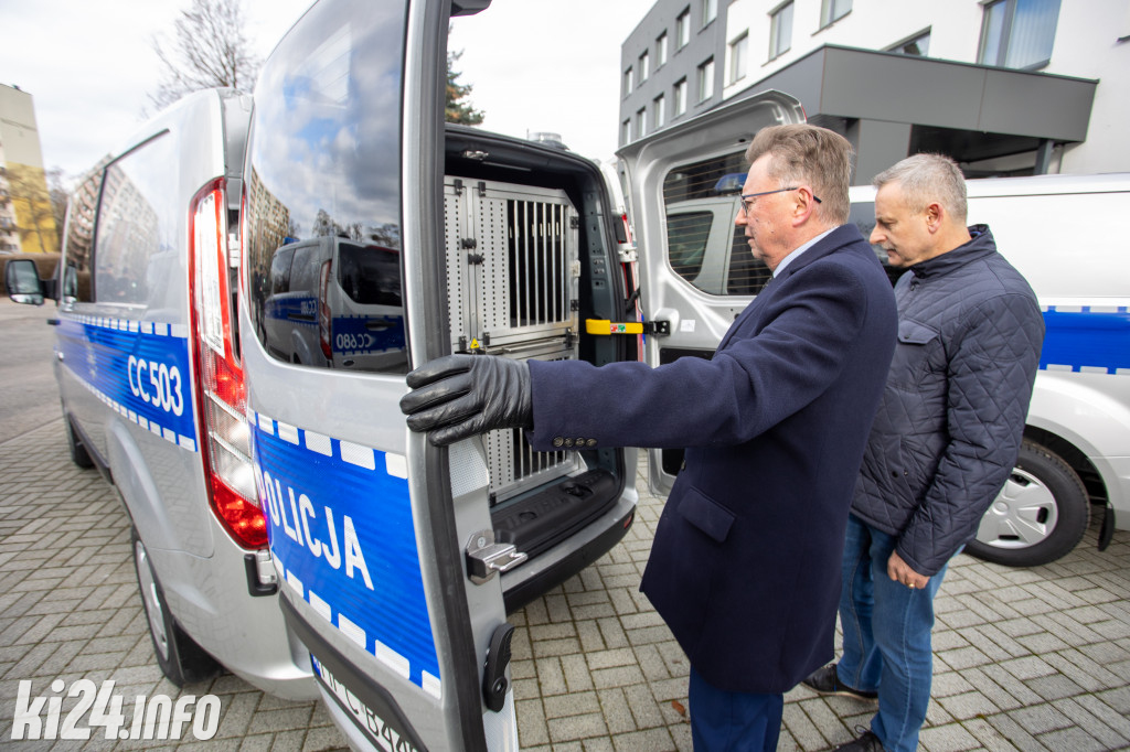 Nowy pojazd trafił do komendy policji w Inowrocławiu