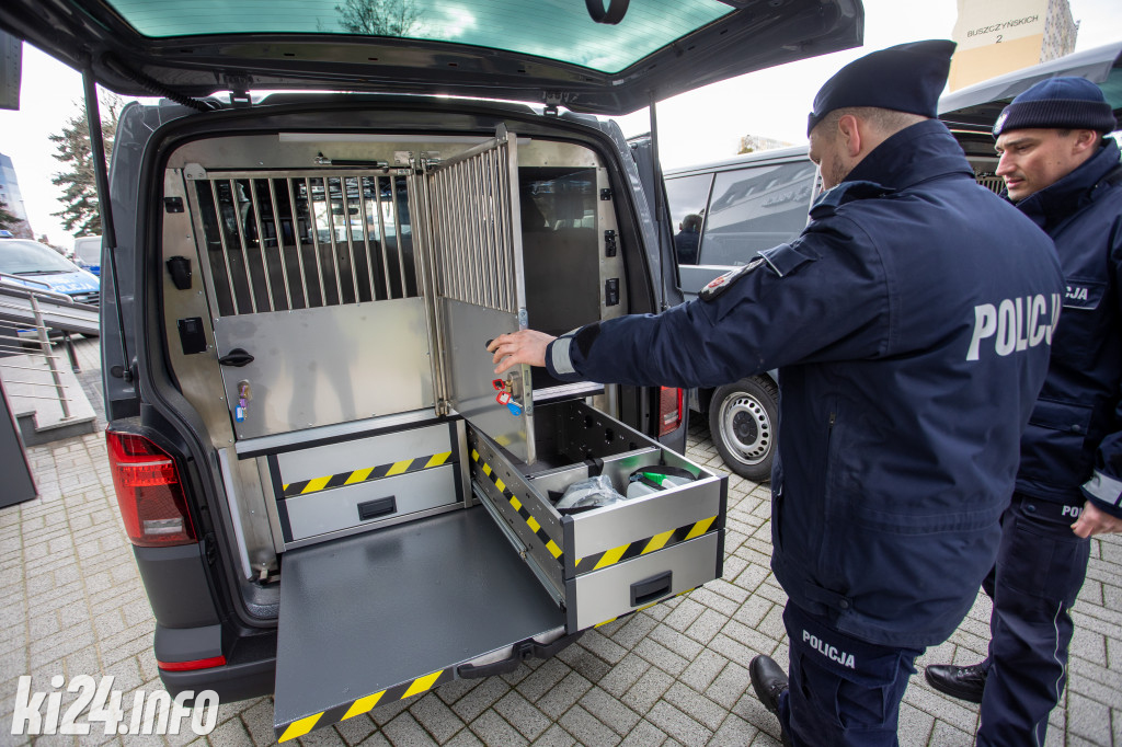 Nowy pojazd trafił do komendy policji w Inowrocławiu