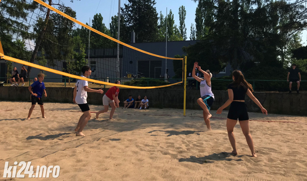 Turniej plażówki w Janikowie