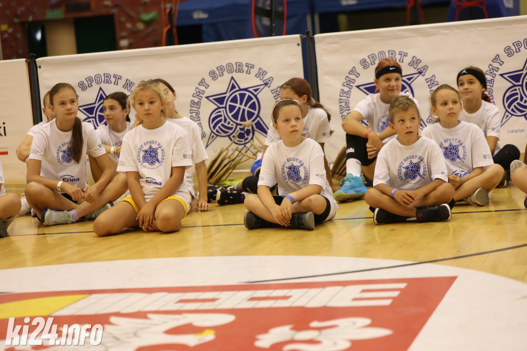 Trening z mistrzami sportu w hali