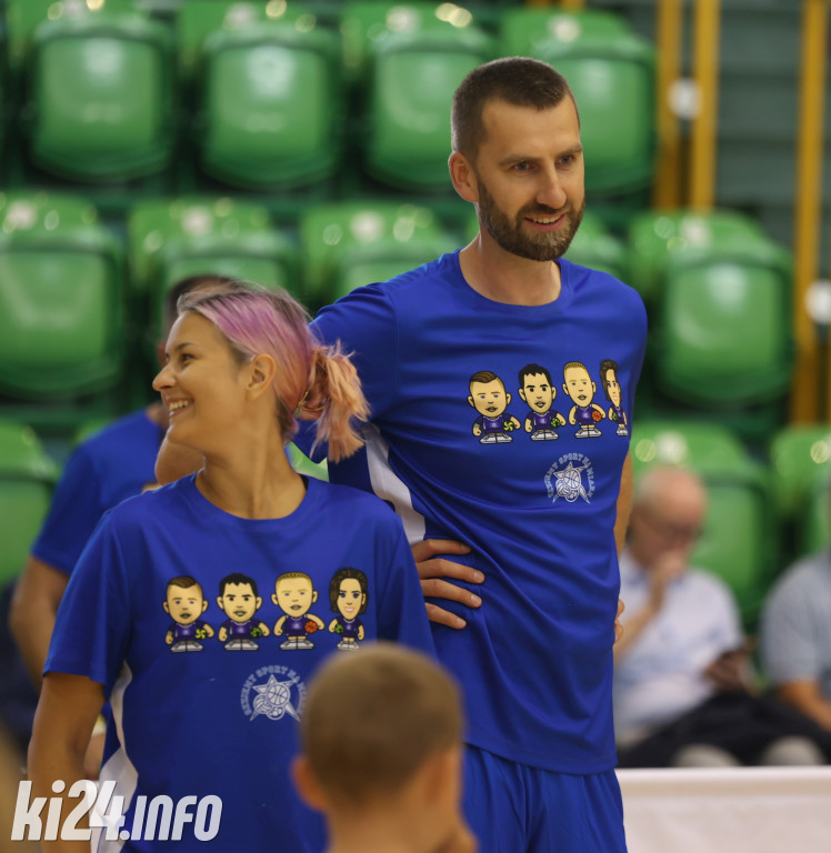 Trening z mistrzami sportu w hali