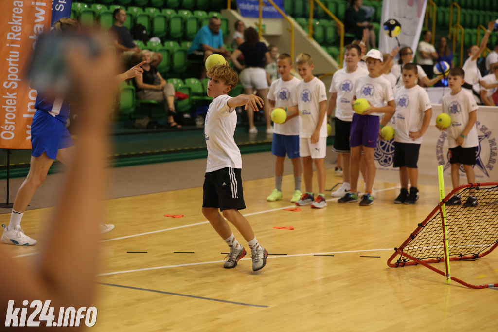 Trening z mistrzami sportu w hali
