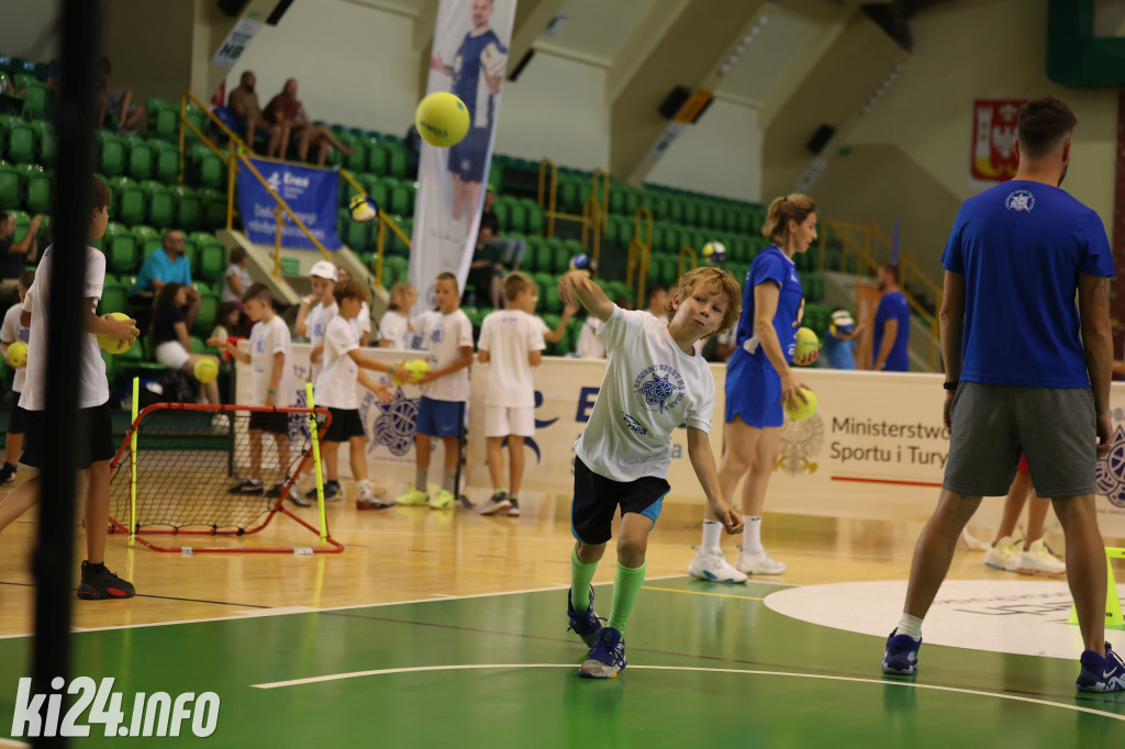 Trening z mistrzami sportu w hali