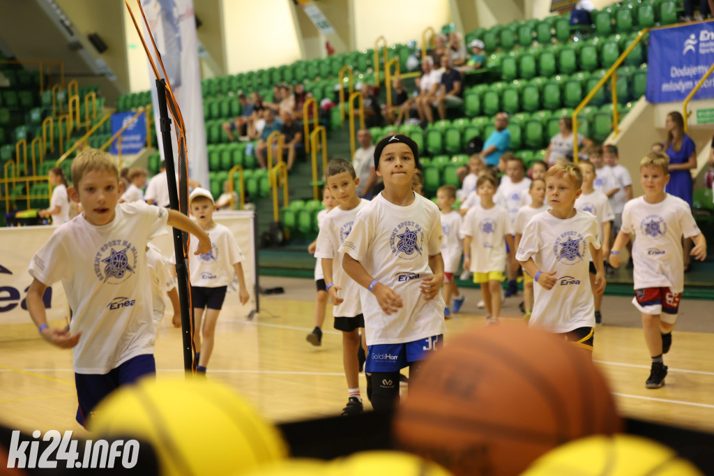 Trening z mistrzami sportu w hali