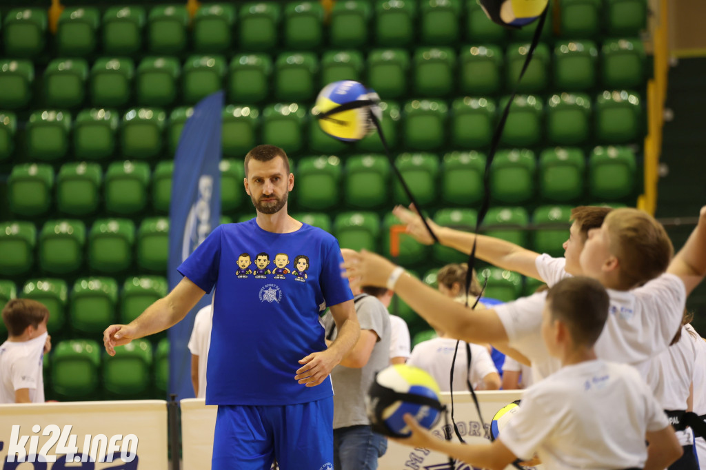 Trening z mistrzami sportu w hali