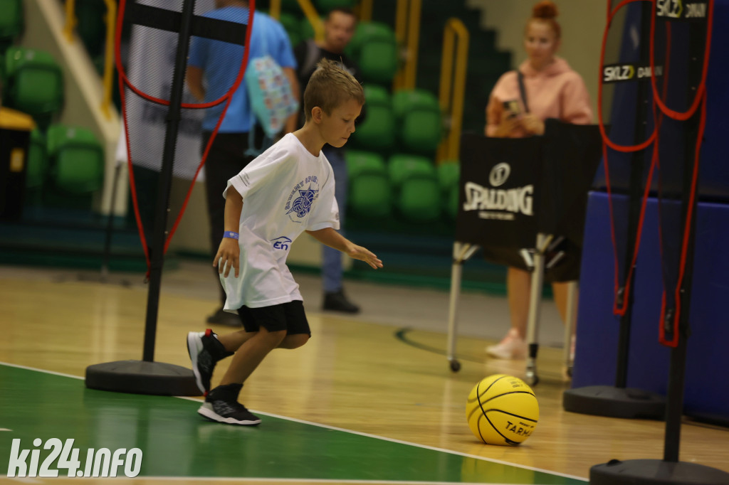 Trening z mistrzami sportu w hali