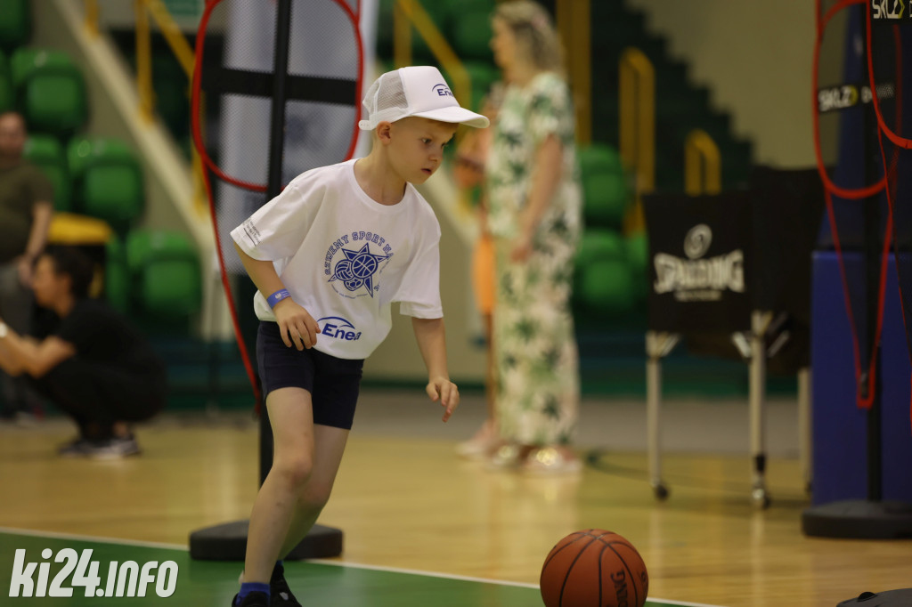 Trening z mistrzami sportu w hali