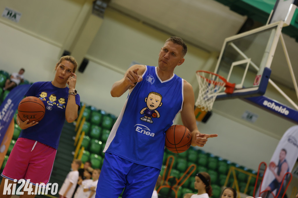 Trening z mistrzami sportu w hali