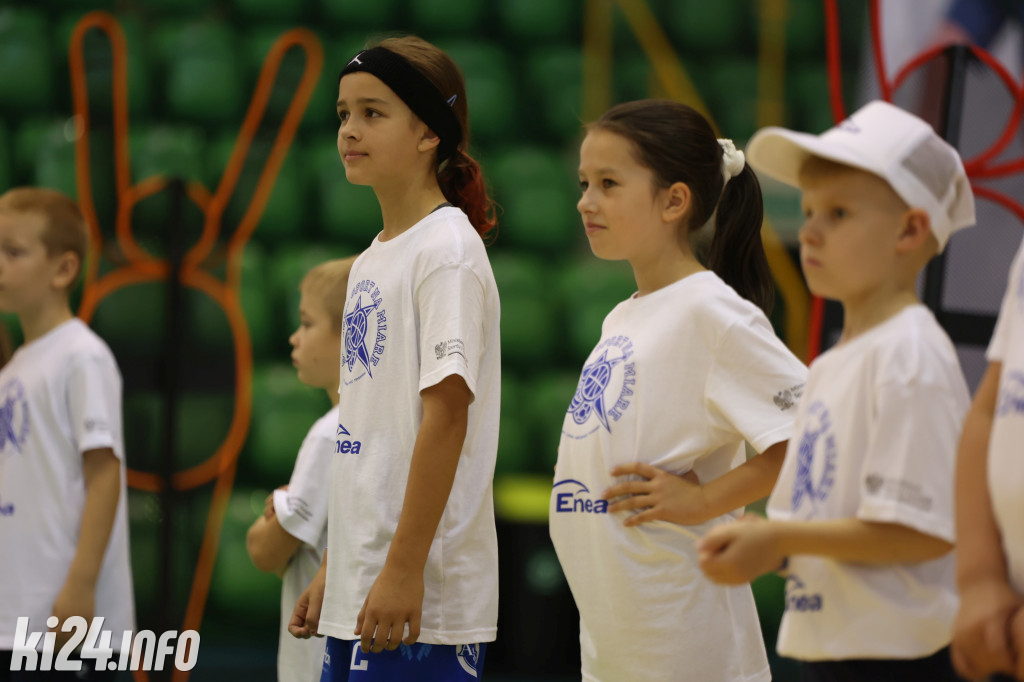 Trening z mistrzami sportu w hali