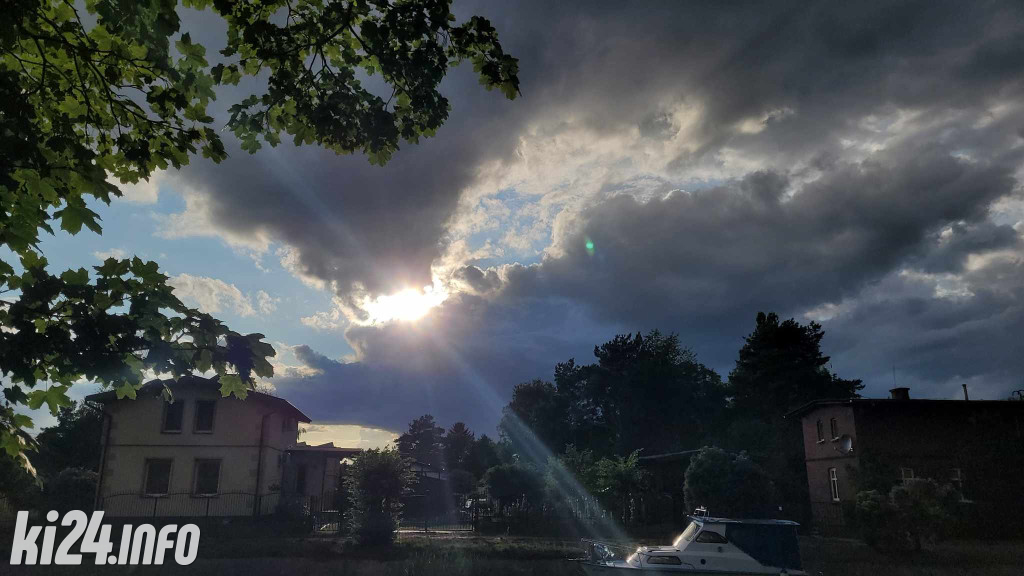 Przewiosłowali sto kilometrów