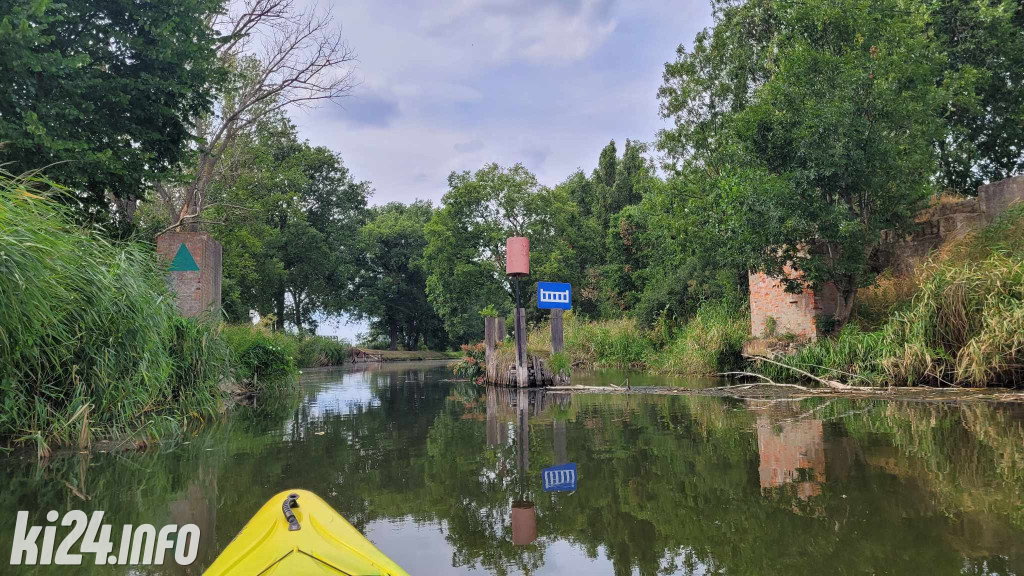 Przewiosłowali sto kilometrów