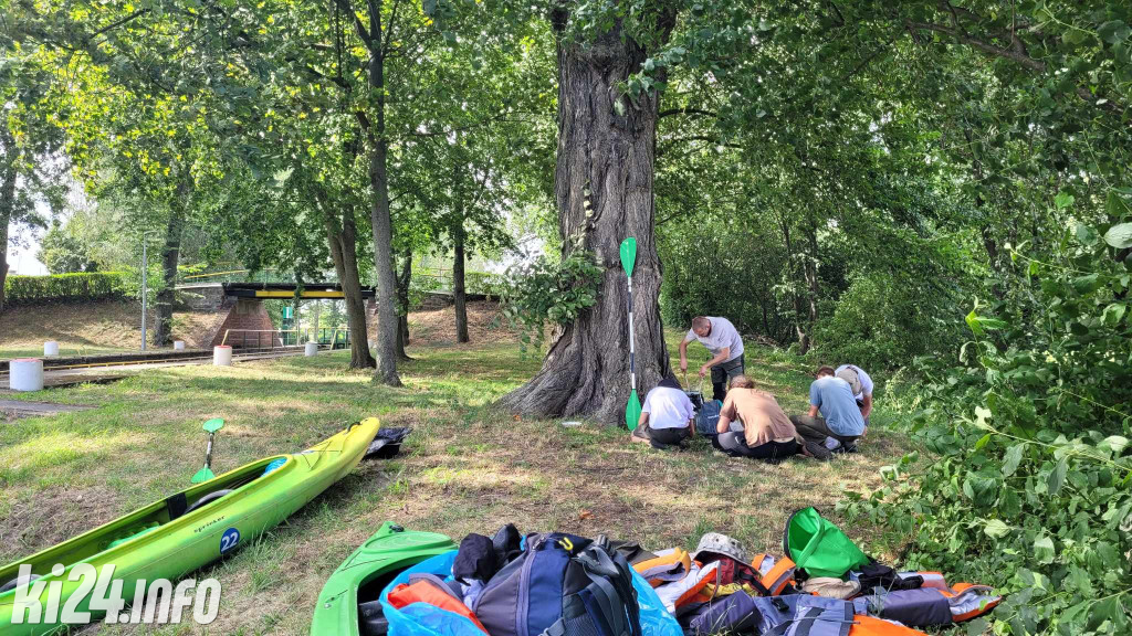 Przewiosłowali sto kilometrów