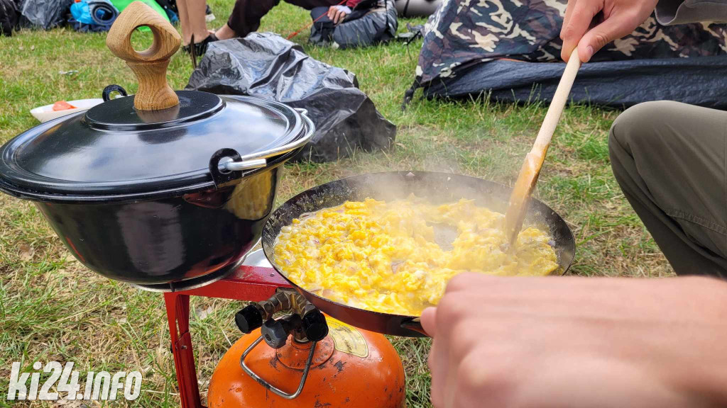 Przewiosłowali sto kilometrów