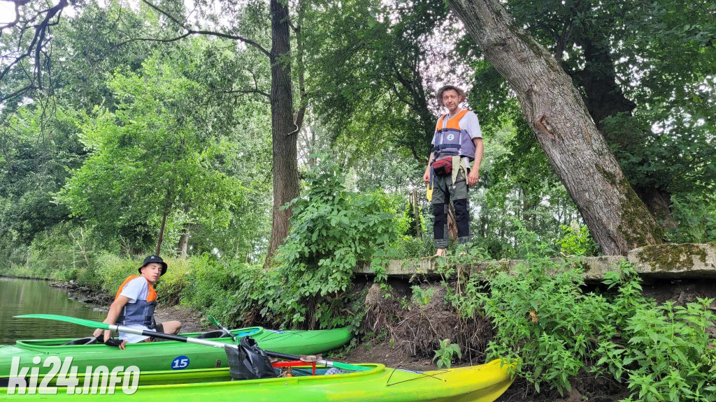 Przewiosłowali sto kilometrów