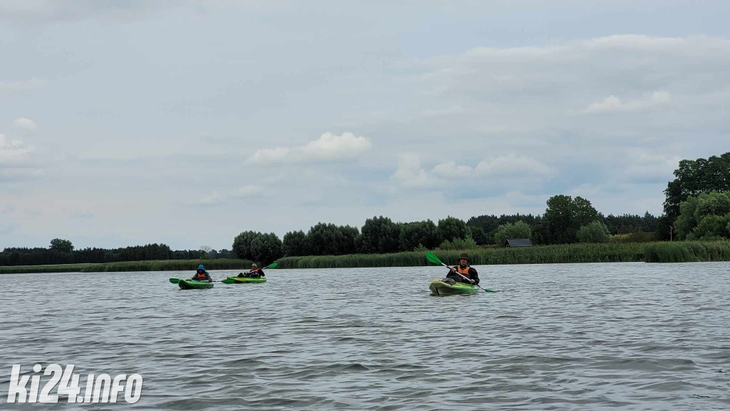 Przewiosłowali sto kilometrów