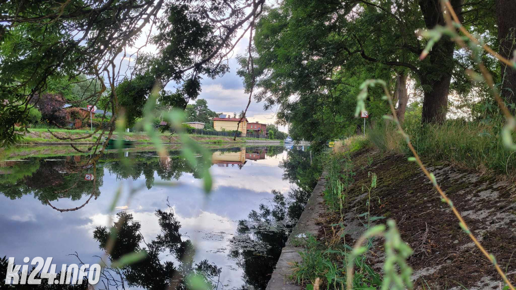 Przewiosłowali sto kilometrów