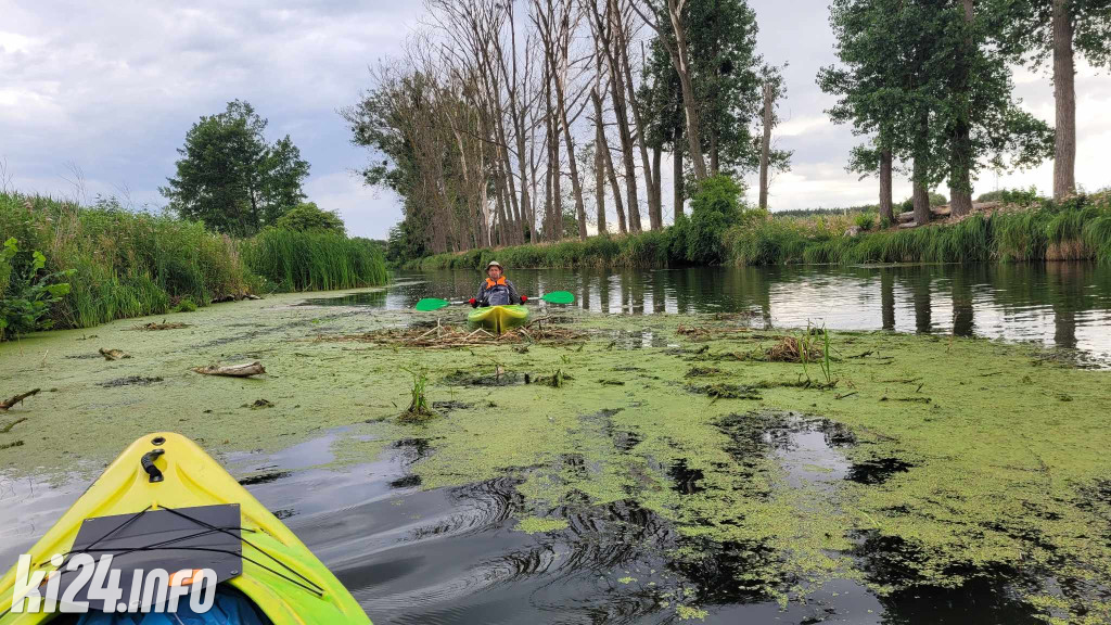 Przewiosłowali sto kilometrów