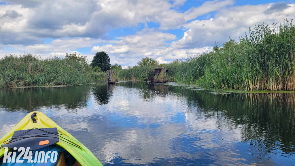 Przewiosłowali sto kilometrów