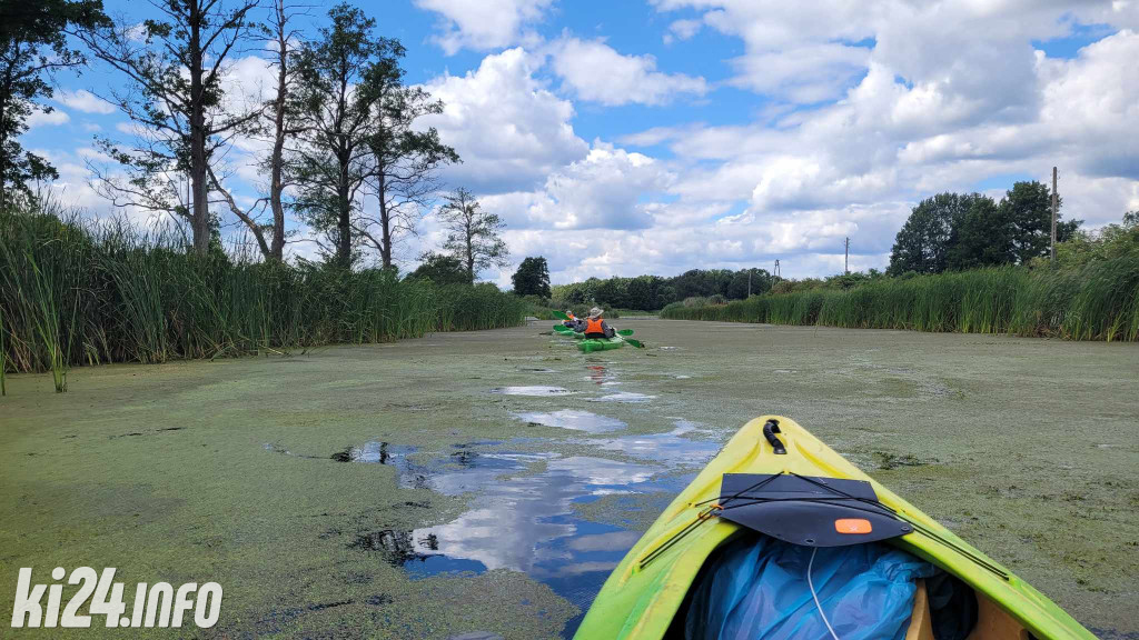 Przewiosłowali sto kilometrów