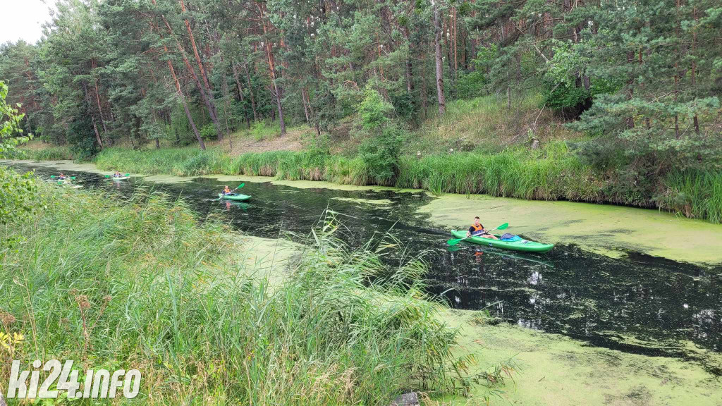 Przewiosłowali sto kilometrów