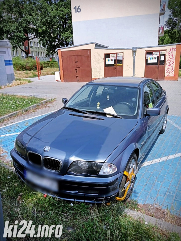 Nieprawidłowe parkowanie