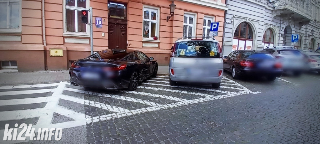 Nieprawidłowe parkowanie