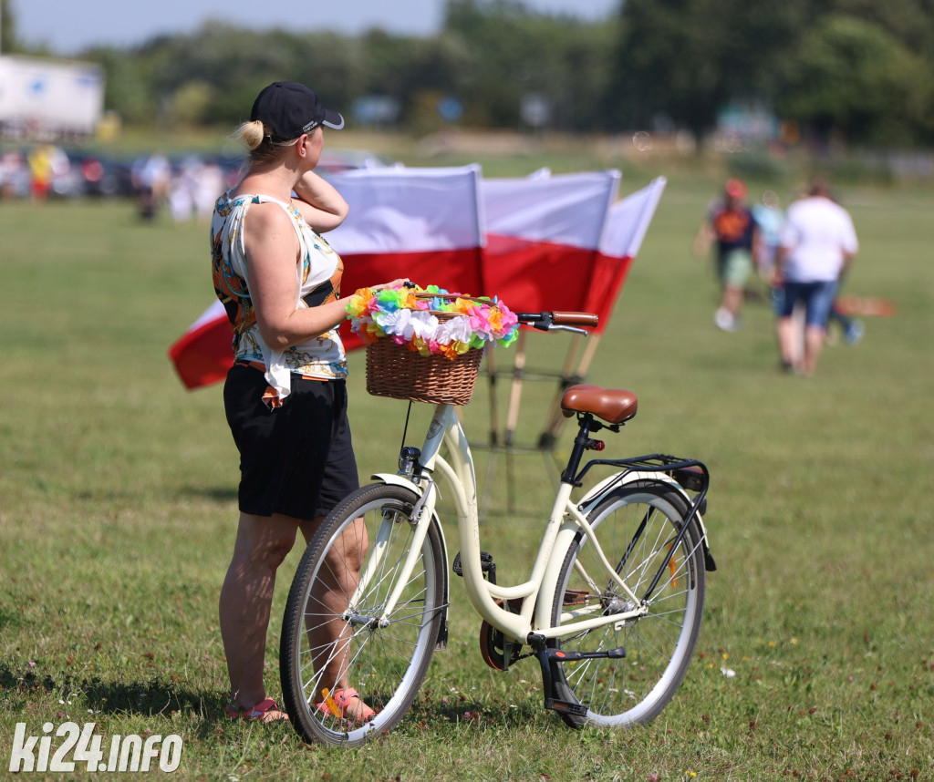 Wojskowy piknik na lotnisku