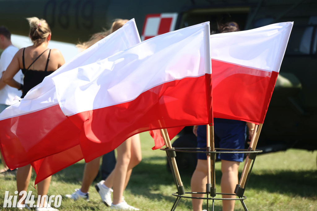 Wojskowy piknik na lotnisku