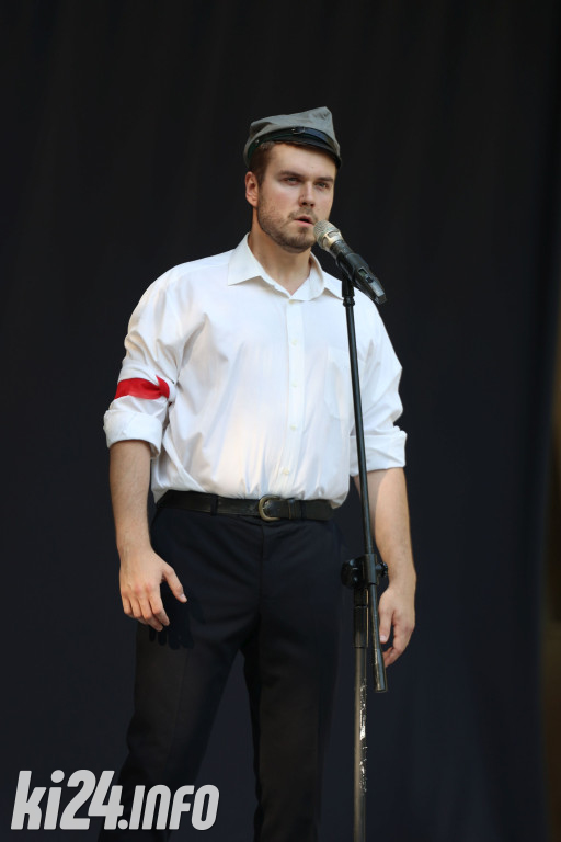 Patriotyczne śpiewanie w Solankach