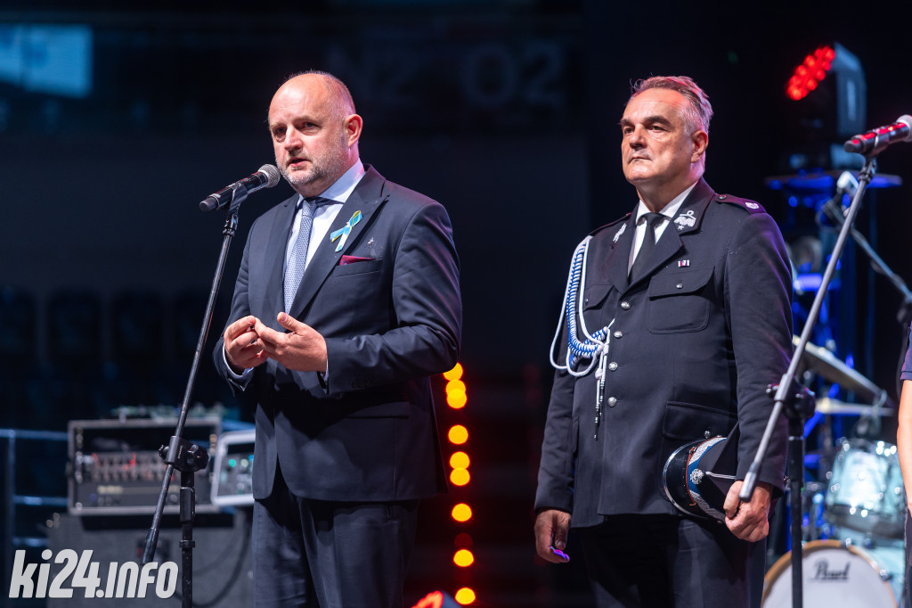 Strażacy otrzymali nowe wozy. Wśród nich znaleźli się druhowie z Gniewkowa [FOTO]