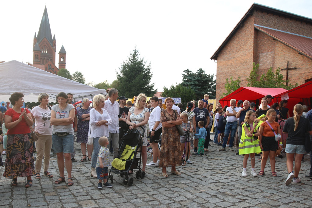 Dzisiaj w Inowrocławiu świętuje Uśmiechnięta Madonna