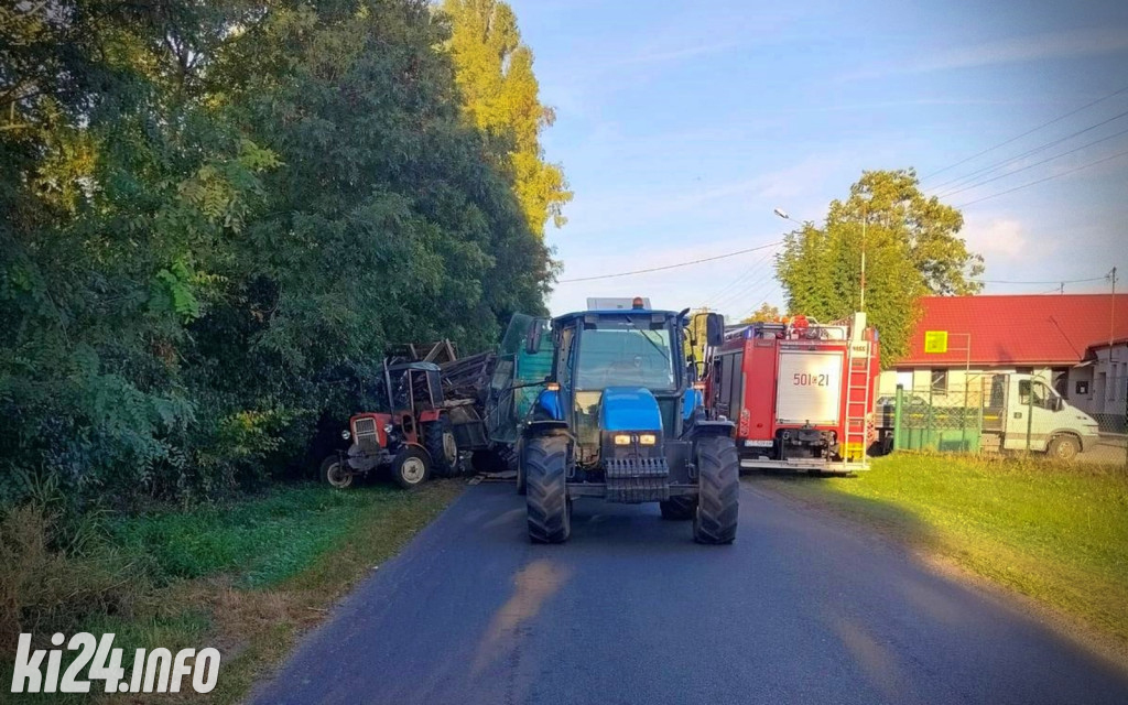 Wypadek dwóch traktorów