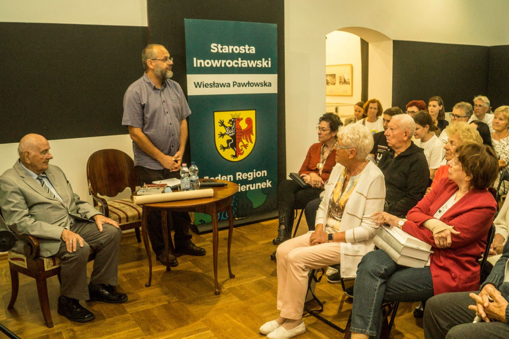 Spotkanie z Lwowem: Unikalna podróż w czasie z prof. Tadeuszem Riedlem